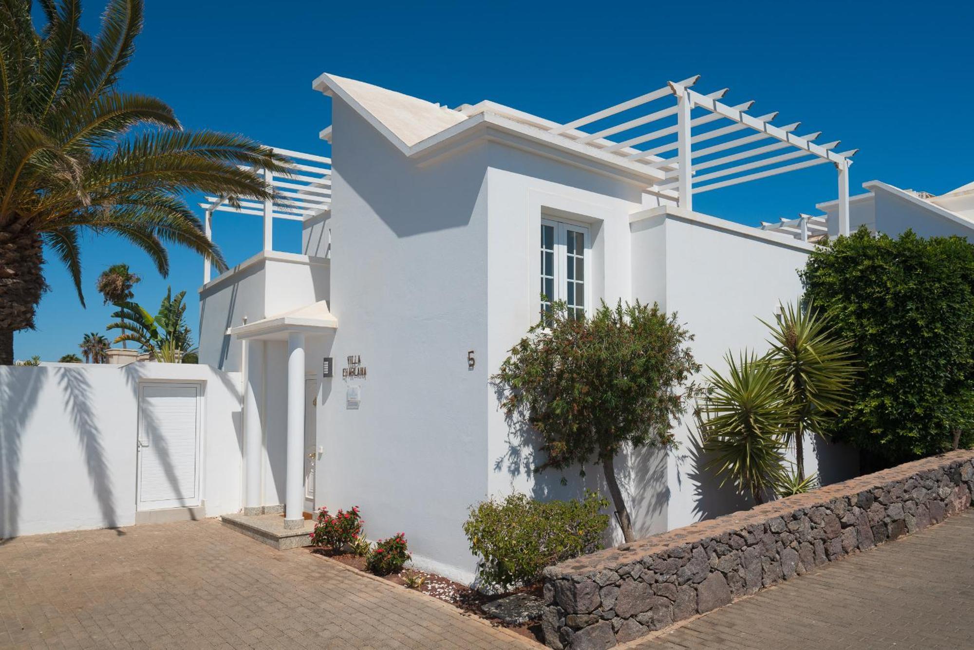 Villa Charlana By Buenavilla ปูแอร์โตเดลคาร์เมน ภายนอก รูปภาพ